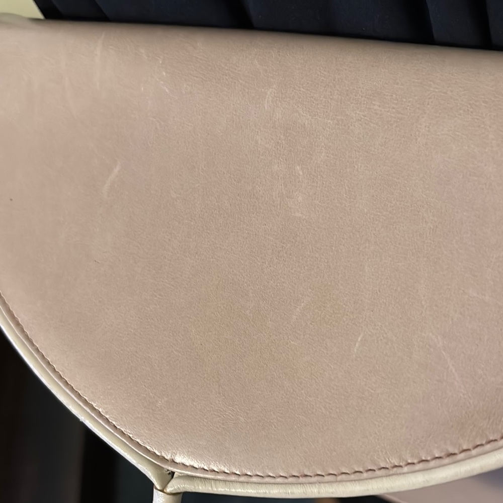 Chic Salvatore Ferragamo Taupe Crossbody Bag with Sleek Design and leather Strap - Picture 14 of 14